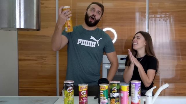 ПРОБУЕМ ЧИПСЫ PRINGLES ИЗ АМЕРИКИ И ЯПОНИИ | КАРАМЕЛЬ, МЁД, ВАСАБИ И ДР