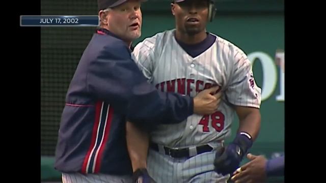 Torii Hunter gets hit by pitch and throws baseball back at the pitcher 2002 смотреть онлайн