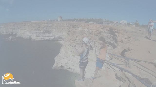 Андрей мыс Фиолент Роупджампинг в Крыму с командой Скайлайн смотреть онлайн