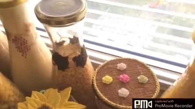 Для дачи Делаю валуны из мусора и цемента.Оформление бутылки джутом и декупаж.