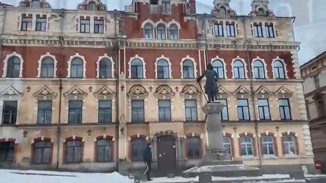 Площадь Старой Ратуши, памятник Торгильсу (Торкелю) Кнутссону смотреть онлайн