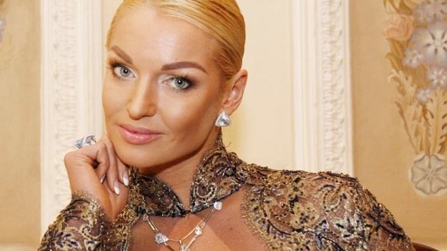 «У нас полстраны бухает»: Волочкова не отказывает себе в бокале красного вина смотреть онлайн