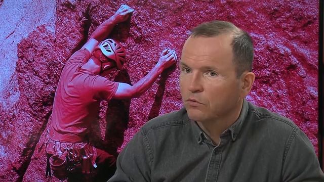 Маршруты по потолку, крюки и доверие к ним, "шахматы" по вертикали / Навстречу смотреть онлайн