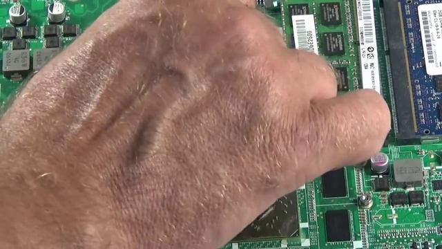 Как разобрать и почистить ноутбук Acer Aspire 5553G смотреть онлайн