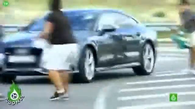 Cristiano Ronaldo casi atropella a un Niño│Valdebebas Real Madrid 2014 смотреть онлайн