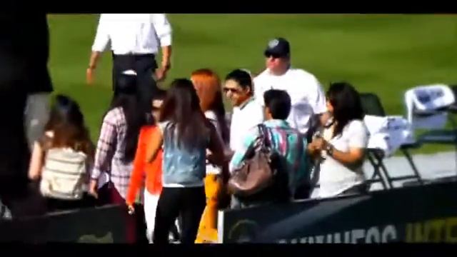 Как ведет себя Криштиану Роналдо когда его снимает на камеру смотреть онлайн