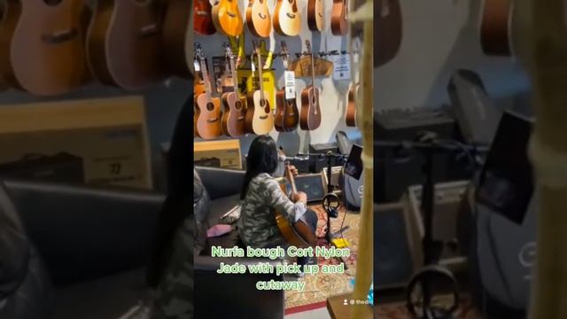 Nurfa Busking around KL . Bought Cort The Guitar Store Malaysia 33 Jalan Manis 3 Kuala Lumpur смотреть онлайн