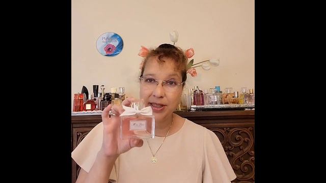 Rose Perfumes! смотреть онлайн