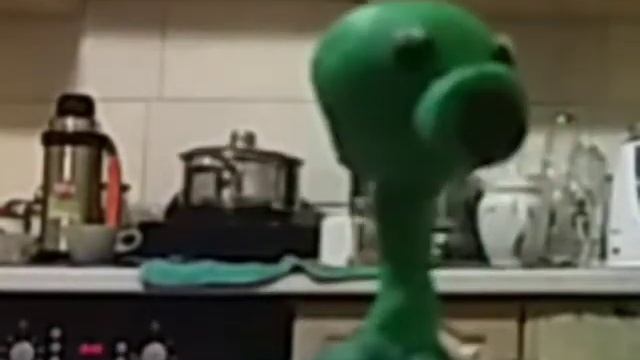 слепил горохострел и кортофольную мину! лепим растения из игры растения против зомби!!???!! смотреть онлайн