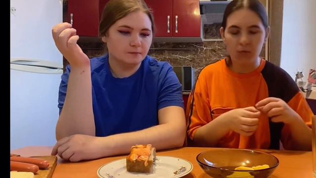 САМЫЙ НЕЛЕПЫЙ МУКБАНГ В ВАШЕЙ ЖИЗНИ смотреть онлайн