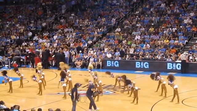 Oklahoma City Thunder Cheerleaders Berefoot Dancers смотреть онлайн