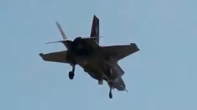 Тестирование самолета BF 01 на вертикальный взлет Юмор! Прикол! Смех смотреть онлайн