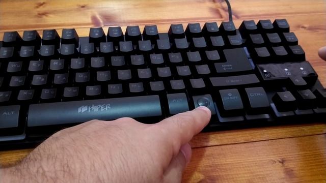 Клавиатура проводная HIPER GENOME GK-1 - демонстрация яркости подсветки смотреть онлайн