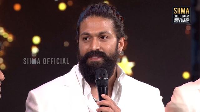 Shiva Rajkumar Gets Emotional Remembering his Brother Puneeth Rajkumar at South Awards Show смотреть онлайн