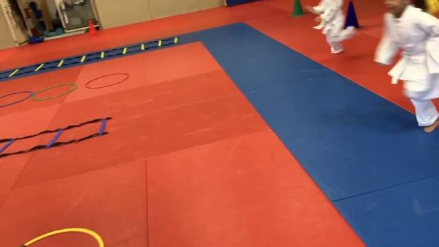 Baby karaté 4-5 ans смотреть онлайн
