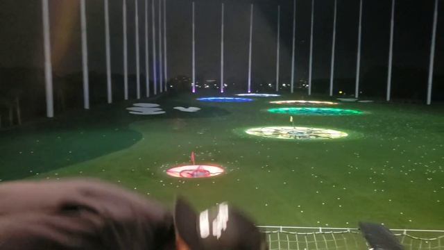 Самый необычный ресторан. Развлечения Орландо. США. Куда сходить? Topgolf. смотреть онлайн