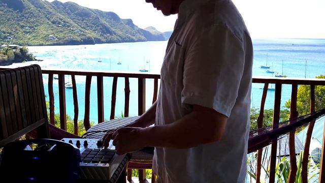 Creating a beat in Bequia with MPC One and Bass Station 2 synth смотреть онлайн