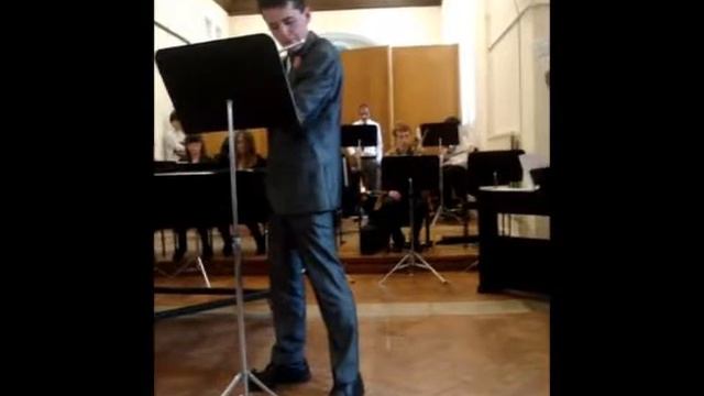 Karl playing flute смотреть онлайн