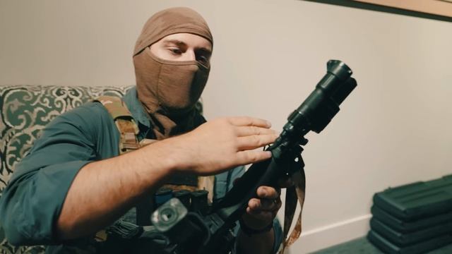 Raiding a Russian Cam Girl Shop With My KP9 смотреть онлайн