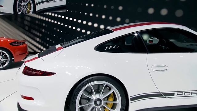 World Premiere Porsche 911 R - Geneva Motor Show 2016 смотреть онлайн