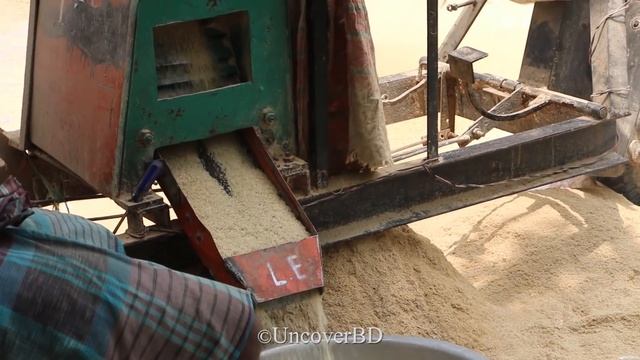 Traditional Auto Rice Milling Machine - Homemade Rice Processing Tool смотреть онлайн