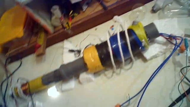 По быстрому собрал установку какбы свободной энергии на полумосте...