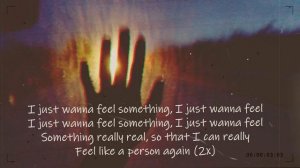 Bea Miller - feel something (Lyrics)