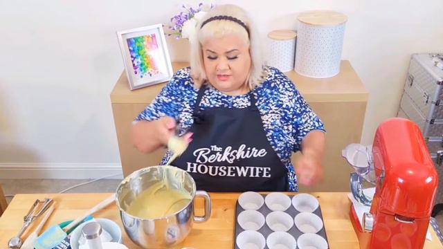 HOW TO MAKE STUNNING CUPCAKES - EASY AND QUICK TUTORIAL смотреть онлайн