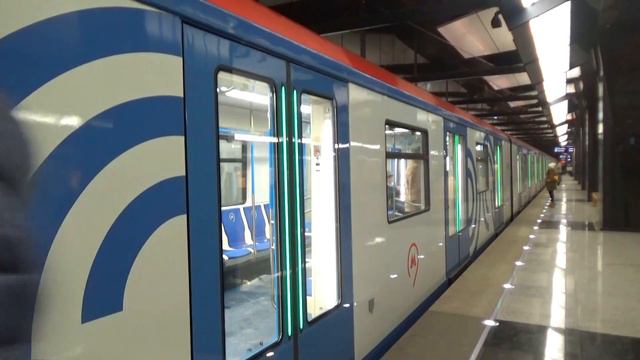 Электропоезд 81-765/766/767.3 "МОСКВА" №09 на станции метро ЦСКА (БКЛ) смотреть онлайн