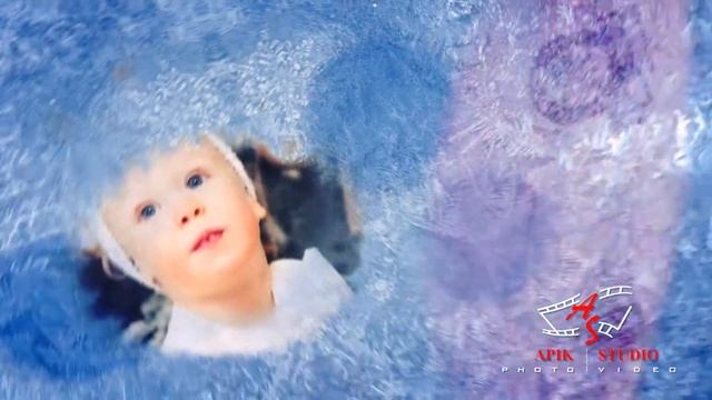 Новогодняя семейная фотосессия от АПИК студии смотреть онлайн