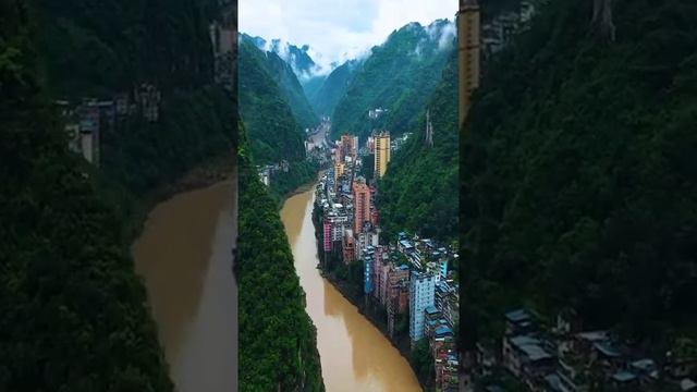 The narrowest county town in Yunnan смотреть онлайн