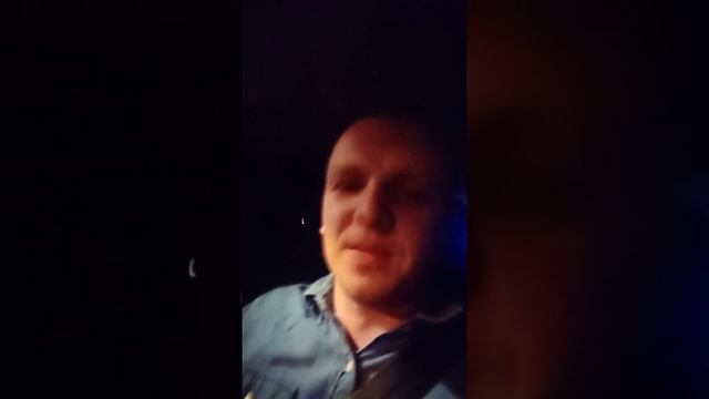 парень читает рэп в машине)) собственного сочинения смотреть онлайн