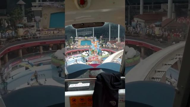 Парк развлечений Lotte World в Сеуле смотреть онлайн