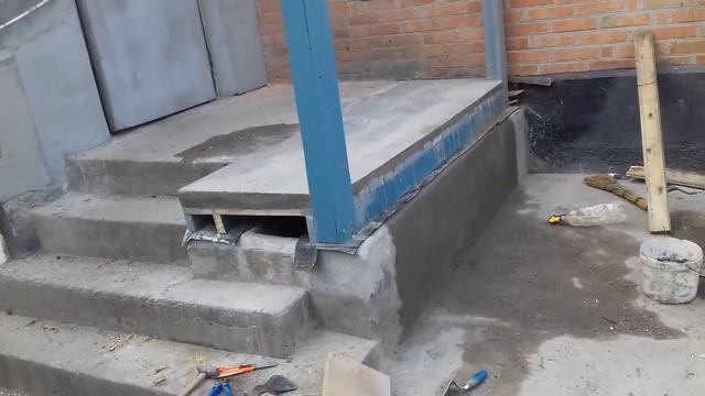 Ремонт дома своими Руками. Утепление пенопластом, штукатурка, стяжка, отмостка, фундамент. смотреть онлайн