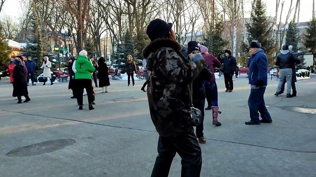 ДIВЧИНА ВЕСНА!???/ТАНЦЫ В ПАРКЕ ГОРЬКОГО ХАРЬКОВ ФЕВРАЛЬ 2022 смотреть онлайн