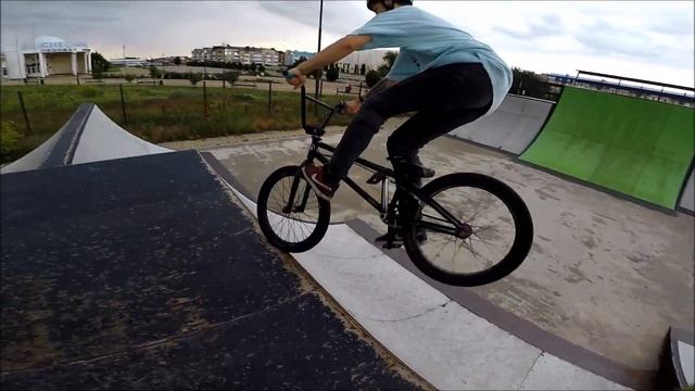 ВЛАЖНЫЙ GAME OF BIKE :D СУШИМ СКЕЙТПАРК (#bmx days 82) смотреть онлайн