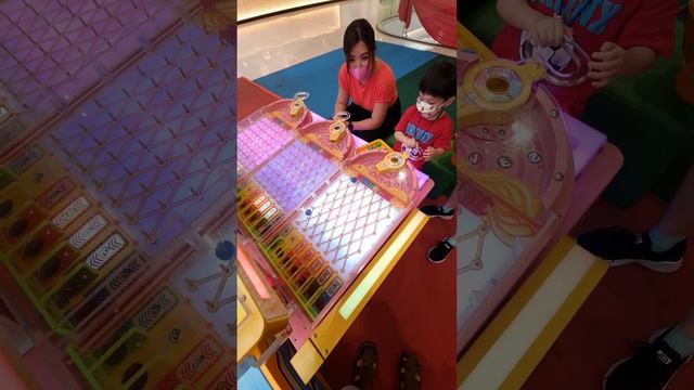 pavilion bukit jalil arcade Day смотреть онлайн