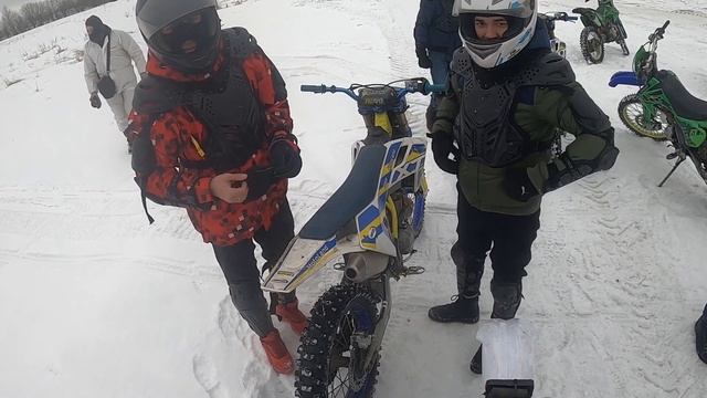 Взяли мотоциклы напрокат [2] Косяк с камерой.. Архив 23 февраля 2022 г. смотреть онлайн