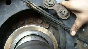 Как установить пружины на колодки