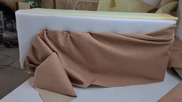 Козетка в каретной стяжке своими руками. Делаем банкетку со спинкой. Банкетка капитоне из экокожи. смотреть онлайн