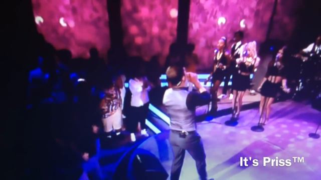 Robin Thicke Performs Blurred Lines on The View 8-2-13 смотреть онлайн