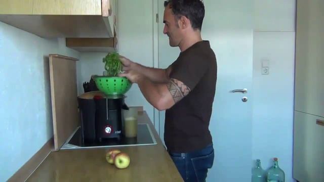 Bodycoach italo sforza grünes Saft aus dem Entsafter смотреть онлайн