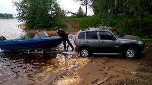 спуск лодки "казанки" на воду с прицепа "водник".