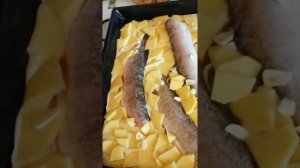 Пирог со щукой, картофелем и луком два