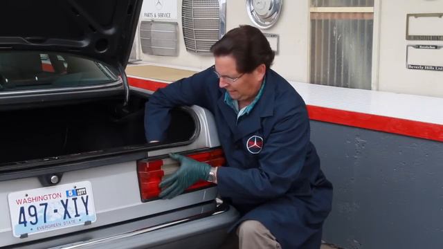 Replacing Faded or Cracked Mercedes Tail Light Lenses to Make the Rear Look Like New Again смотреть онлайн