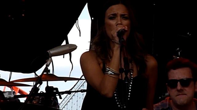 Jana Kramer Why you Wanna CMA Fest 2012 смотреть онлайн