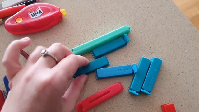 Чем заняться в Швейцарии на выходных / Выкидываю канцелярию / Учим русский язык с дочкой смотреть онлайн