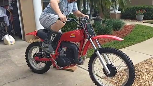 1976 Honda CR250 Elsinore смотреть онлайн