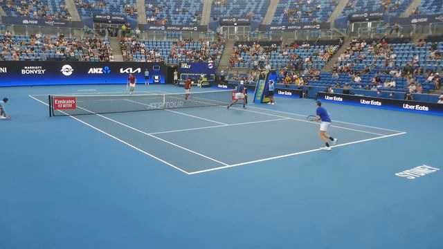 Russia (Medvedev, Safiullin) vs Italy (Berrettini, Sinner) ATP Cup 2022 court level view 50 fps смотреть онлайн