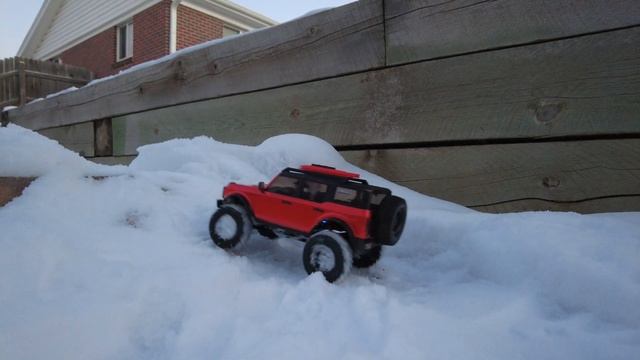 RC 4x4 Off-Road in the Snow - Snow Wheeling the Bronco - SCX24 - 1/24 Scale смотреть онлайн